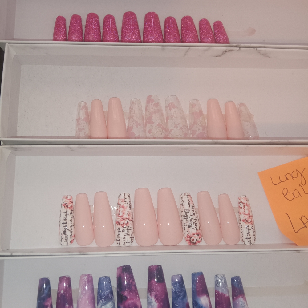 Pink and Floral Press-On Nail Set